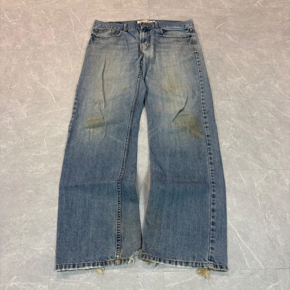 Mossimo Supply Co Mens Relaxed Fit Distressed Light Wash Blue Jeans 34x34 3485